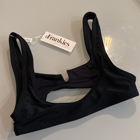 Frankies Bikinis Cole top in black - size XS - Picture 8 of 8